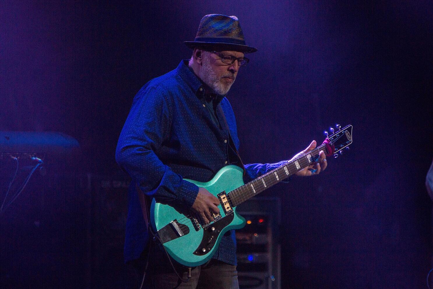 Guitar wiz Mike Keneally, a member of six bands, starts new